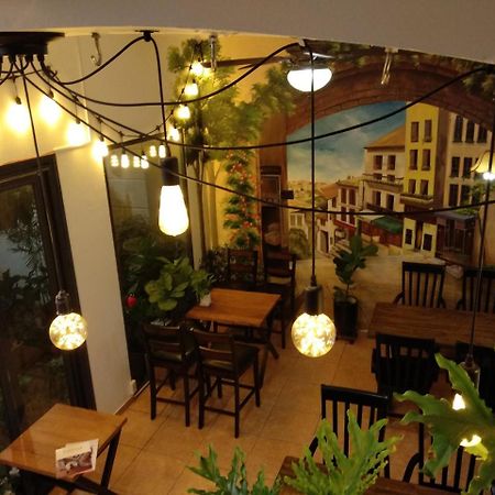 Ladybug Boutique Villa Hanoi Bagian luar foto